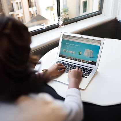 Landing Page vs Website: Which one to choose? - Keybe KB: